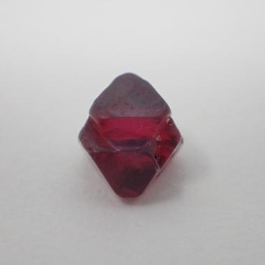 天然レッドスピネル　原石
