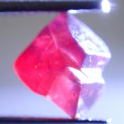 天然レッドスピネル　原石