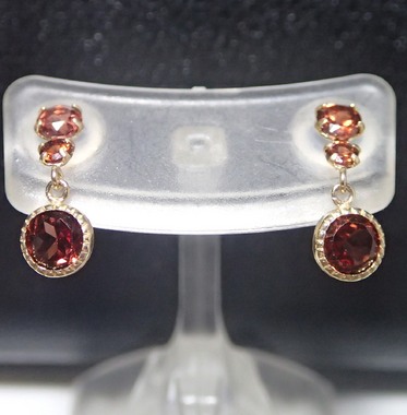 K10　ガーネットピアス