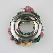 Flower Wreath*天然石ブローチ